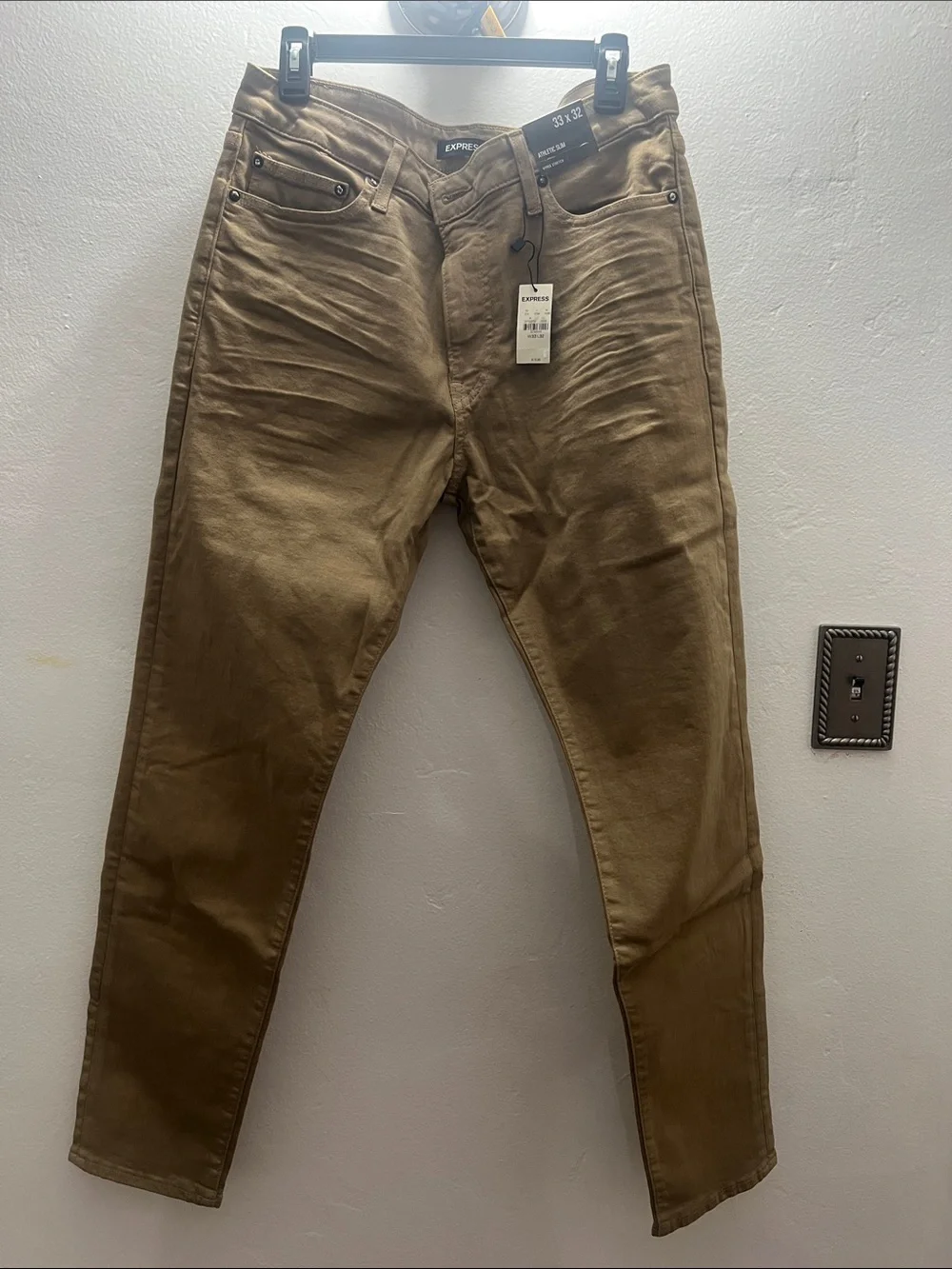 Express Men’s Slim Straight Jeans in Brown
